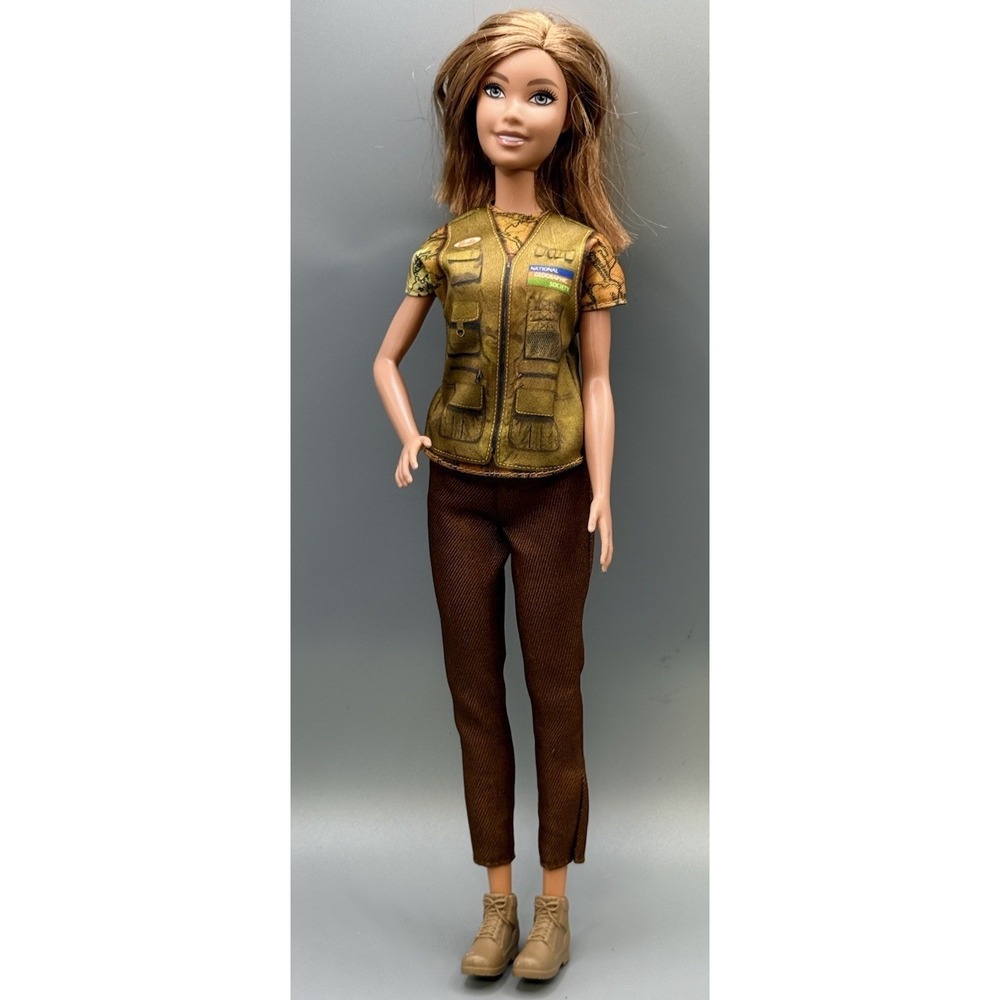 Career Barbie National Geographic Photojournalist Doll You Can Be Anything C319G